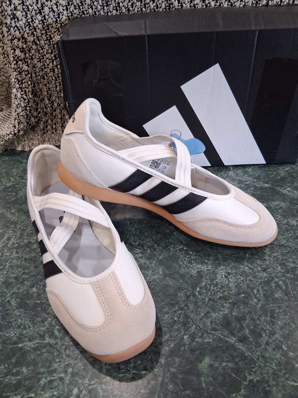 Adidas Barreda Mary Jane White Black Sneakers Cloud foam Comfort 8.5 M New